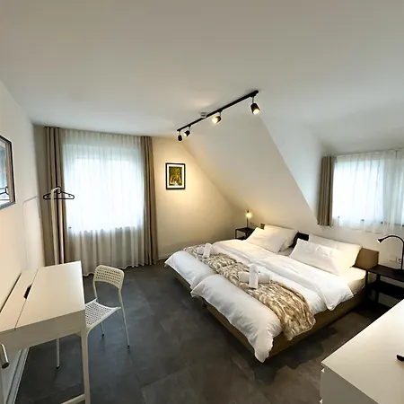 Modernes Mit Kochinsel, Garten, 2 Parkplaetze Inkl, 4-8 Pers *