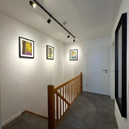 Modernes Mit Kochinsel, Garten, 2 Parkplaetze Inkl, 4-8 Pers 伯布林根