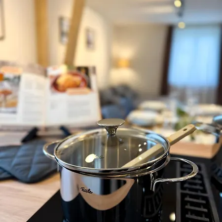 度假居 Modernes Mit Kochinsel, Garten, 2 Parkplaetze Inkl, 4-8 Pers *